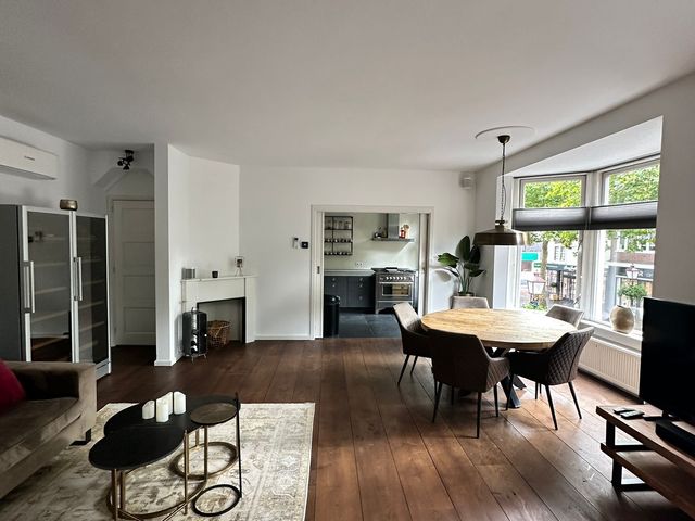 Breed 35A, Hoorn