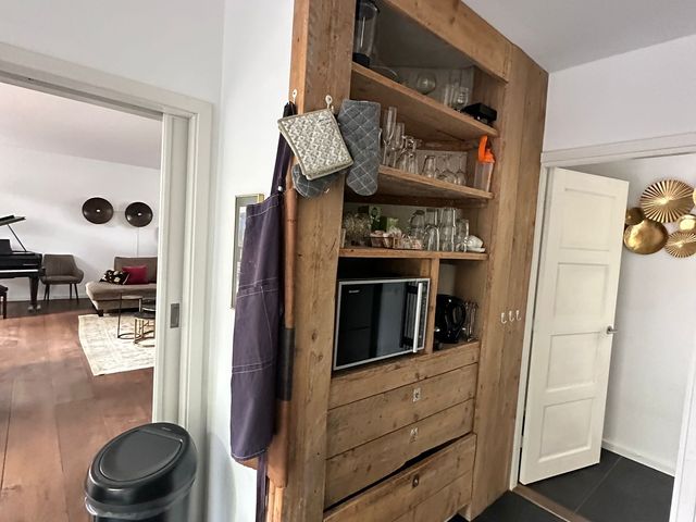 Breed 35A, Hoorn