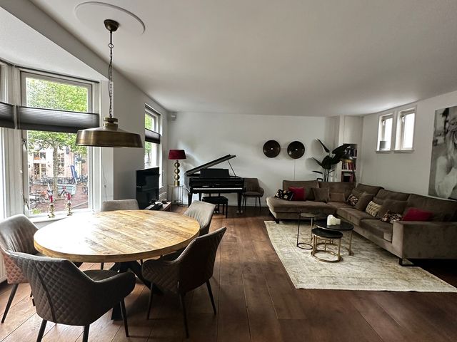 Breed 35A, Hoorn