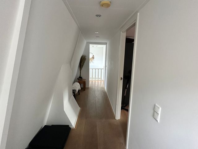 Breed 35A, Hoorn
