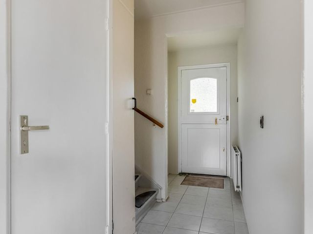 Van Hallstraat 10, Elst