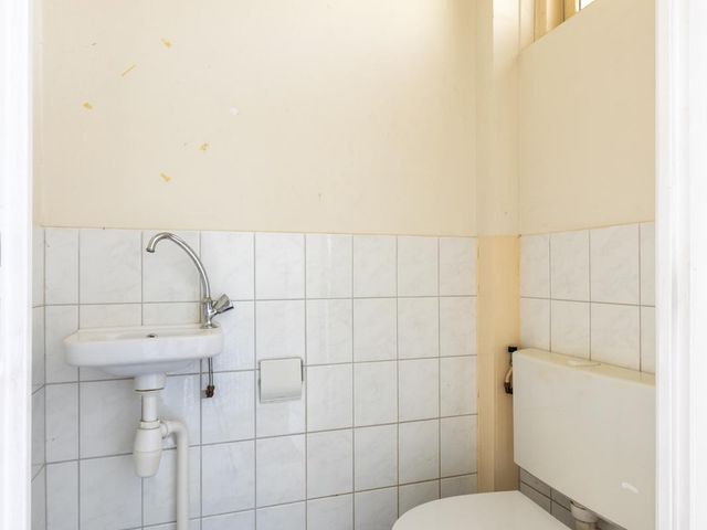 Van Hallstraat 10, Elst
