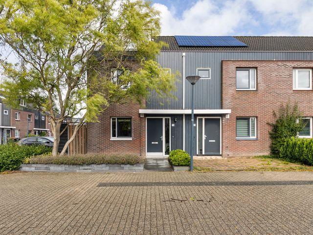 Van Goghhof 79, Hoorn