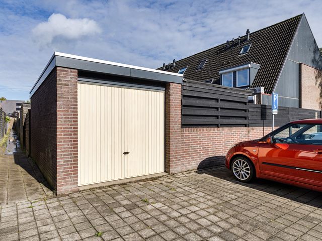 Van Goghhof 79, Hoorn