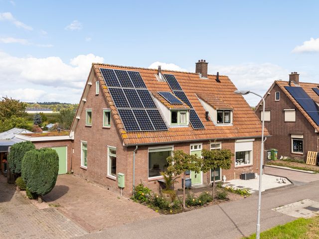 Leedjes 11, Driel