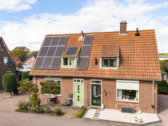 Leedjes 11, Driel