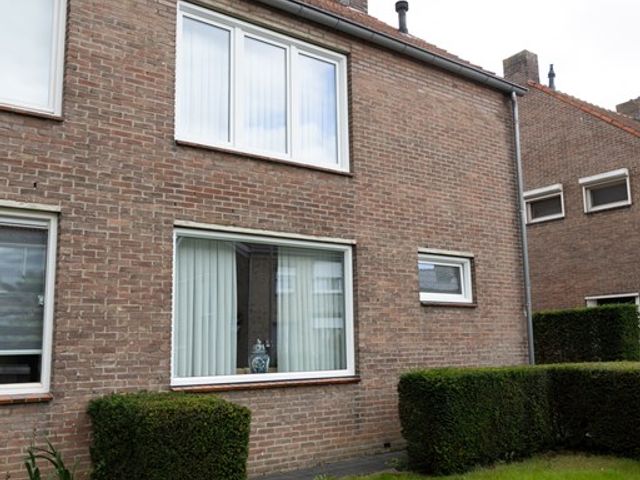De Lerodestraat 12, Born