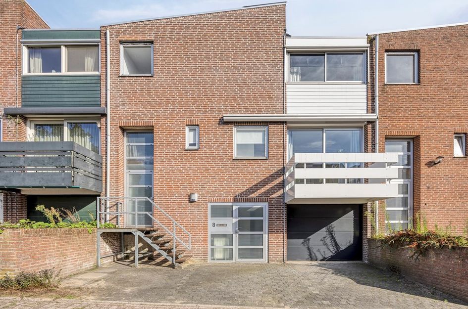 Tuinlaan 8