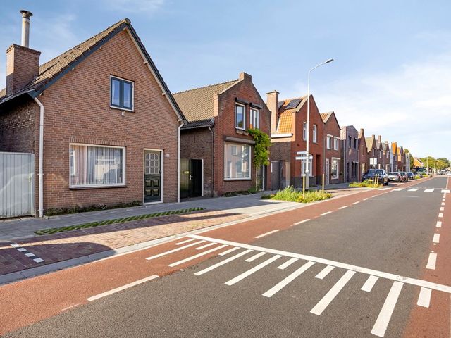 Burgerhoutsestraat 150, Roosendaal