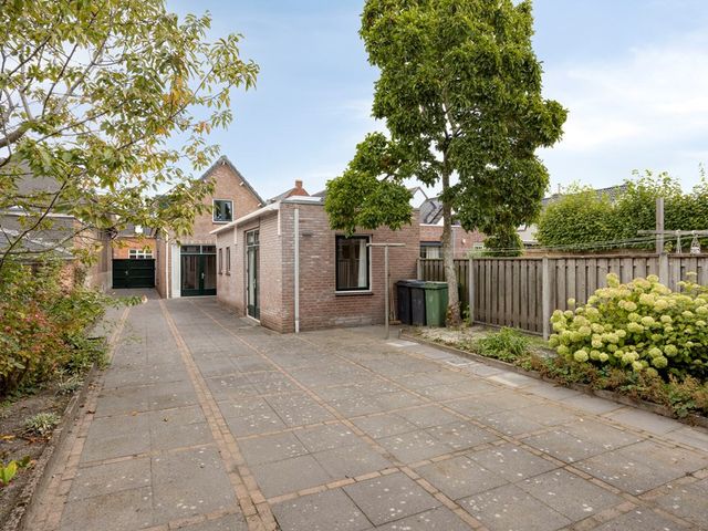 Burgerhoutsestraat 150, Roosendaal