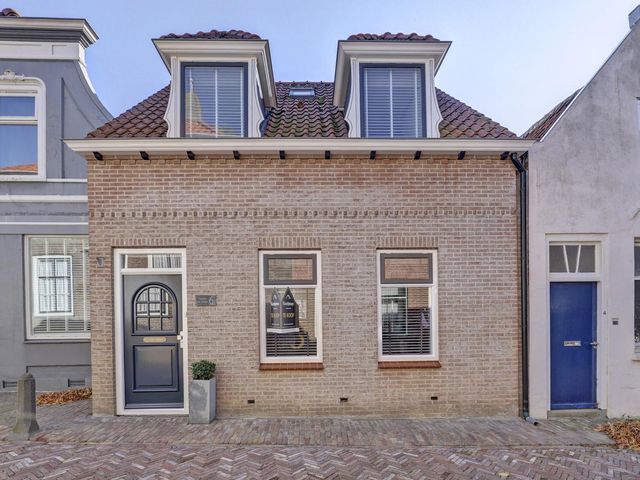 Hoge Kerkstraat 6, Nieuwerkerk