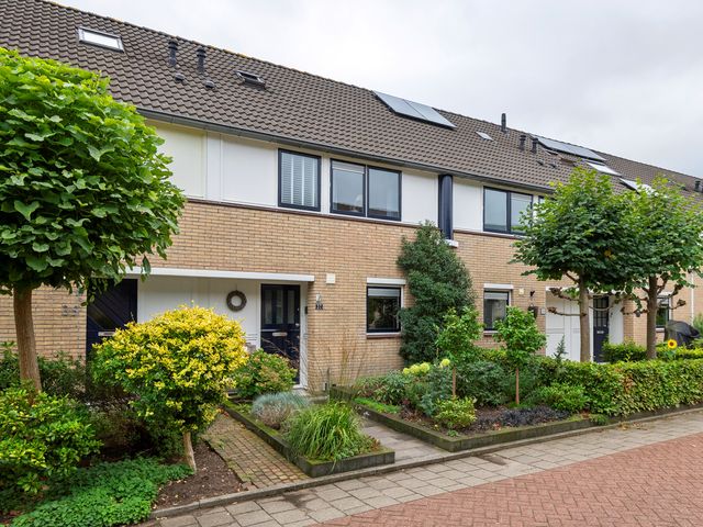 Lucretia van Merkenlaan 37, Veenendaal