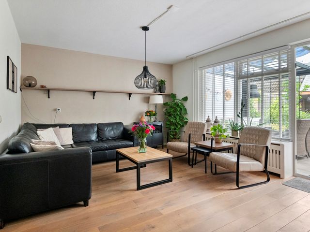 Lucretia van Merkenlaan 37, Veenendaal