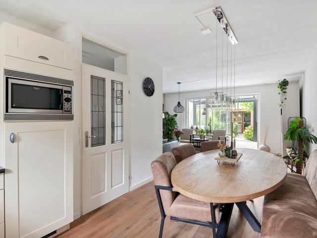 Lucretia van Merkenlaan 37, Veenendaal