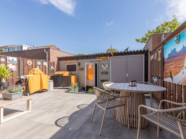 Pastoor Gortzstraat 9, Oud Ade