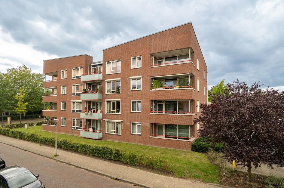Spoorbaanstraat 1 2