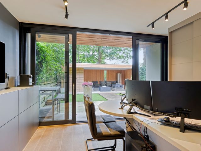 Akkerdistel 1, Rotterdam