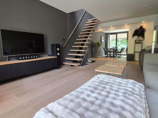 Akkerdistel 1, Rotterdam