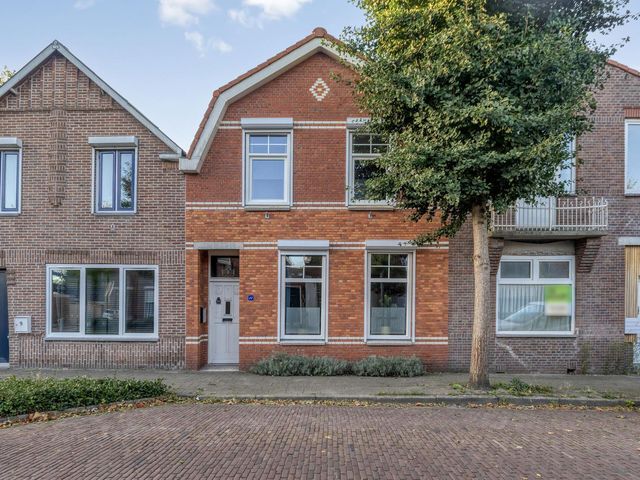 Westdam 11, Sas Van Gent