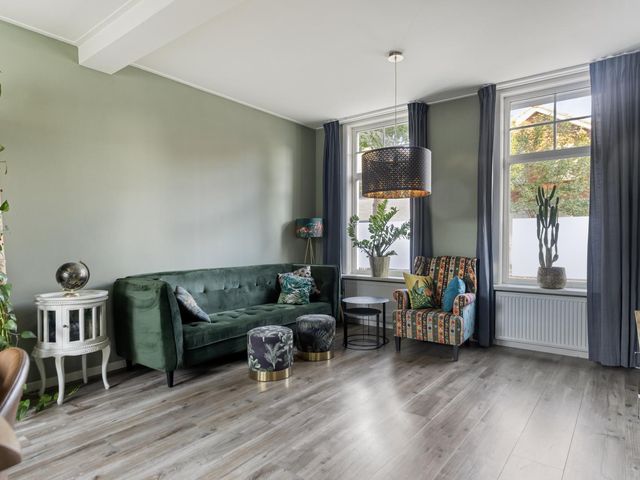 Westdam 11, Sas Van Gent