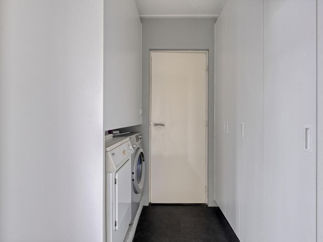 Westdam 11, Sas Van Gent