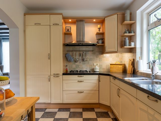 Vijverstraat 8, Nieuwendijk