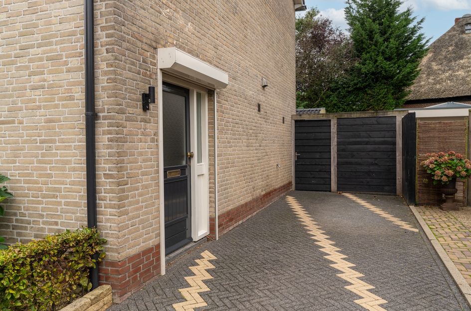 Donkerstraat 12