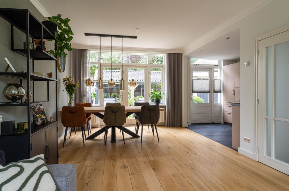 Donkerstraat 12