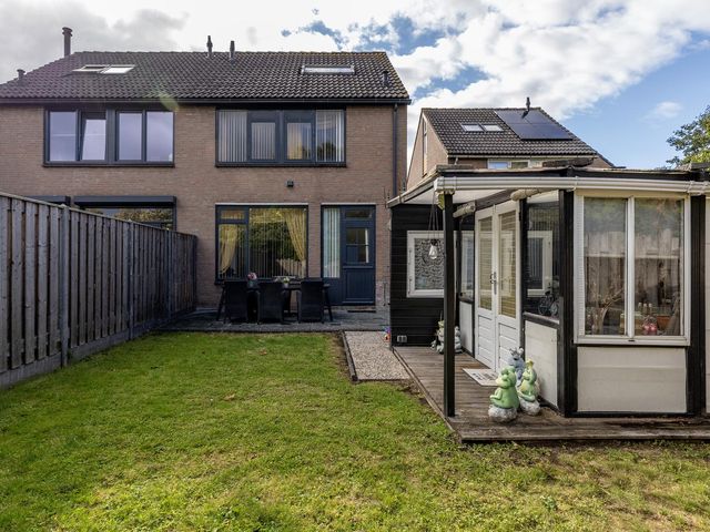 Bernhardplaats 58, Hellevoetsluis