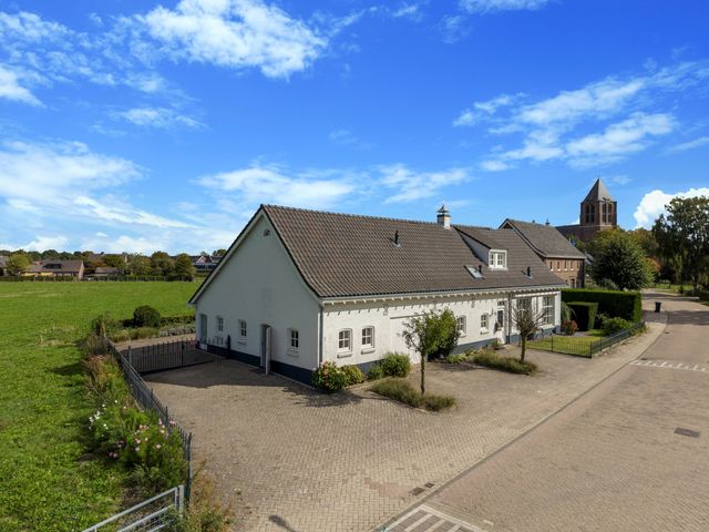Elst 3, Geffen
