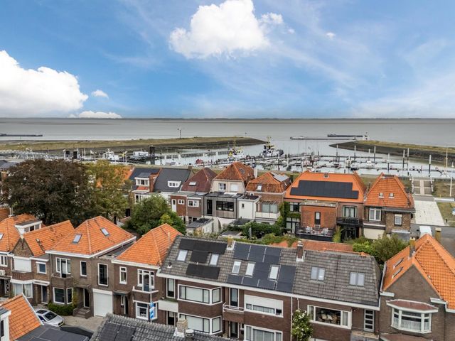 Burgemeester Geillstraat 28, Terneuzen