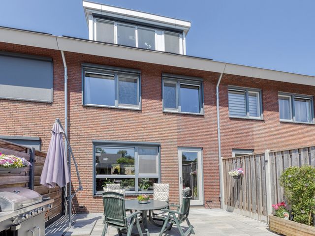 Het Middenpad 27, Loenen