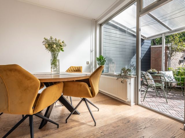 Voorburgstraat 8, Loenersloot