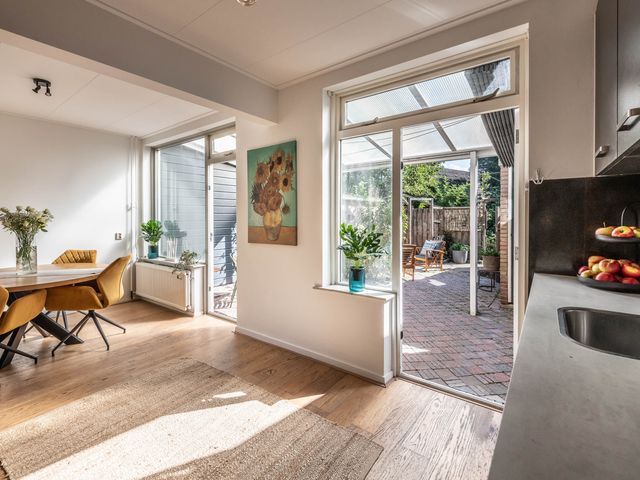 Voorburgstraat 8, Loenersloot