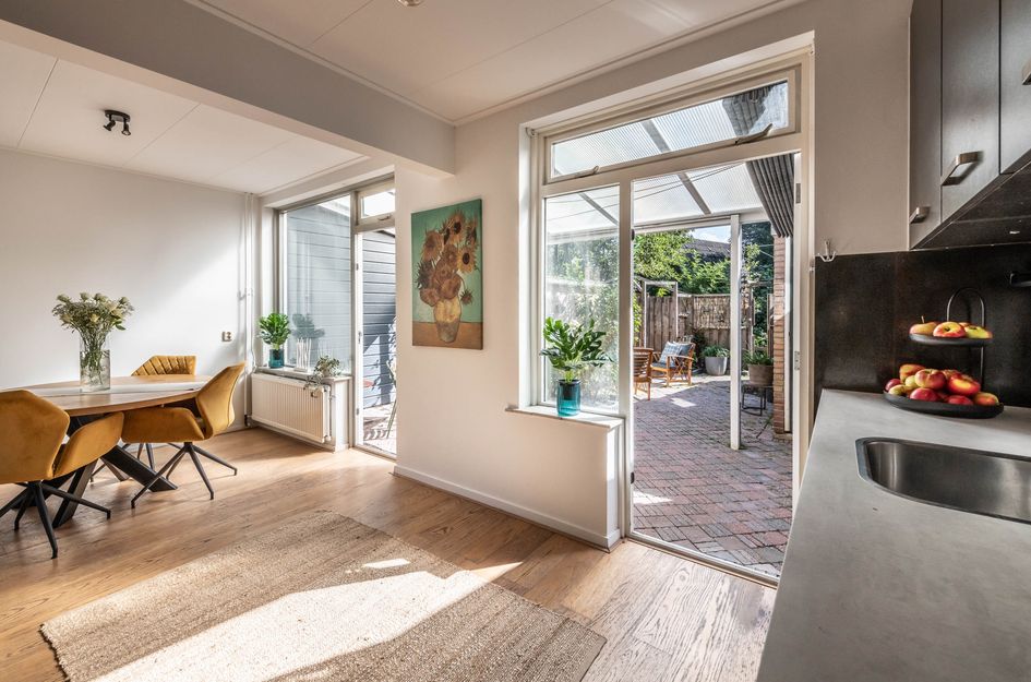 Voorburgstraat 8