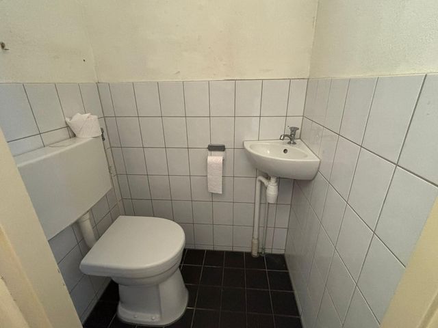 Dahlialaan 2, Winkel