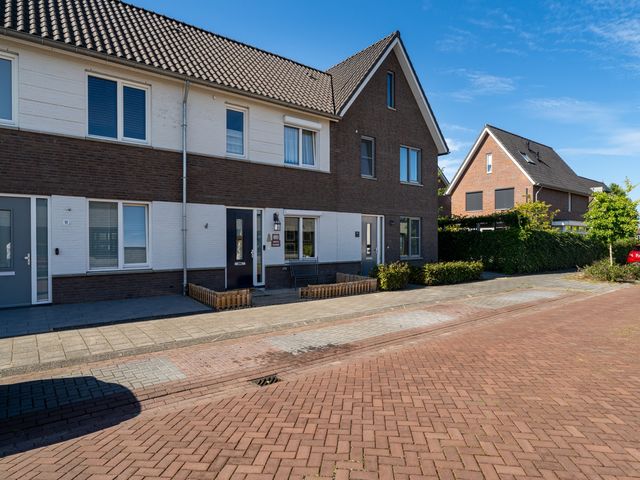 Paardebloem 12, Dongen