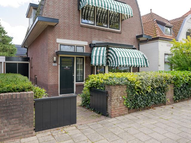 Leidseweg 558, Voorschoten