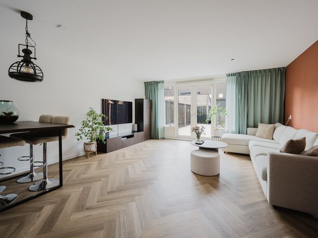Haya van Someren-Downerpad 37, Spijkenisse