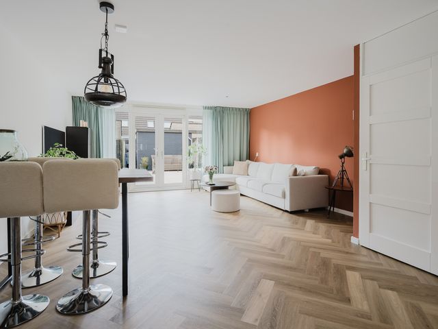 Haya van Someren-Downerpad 37, Spijkenisse