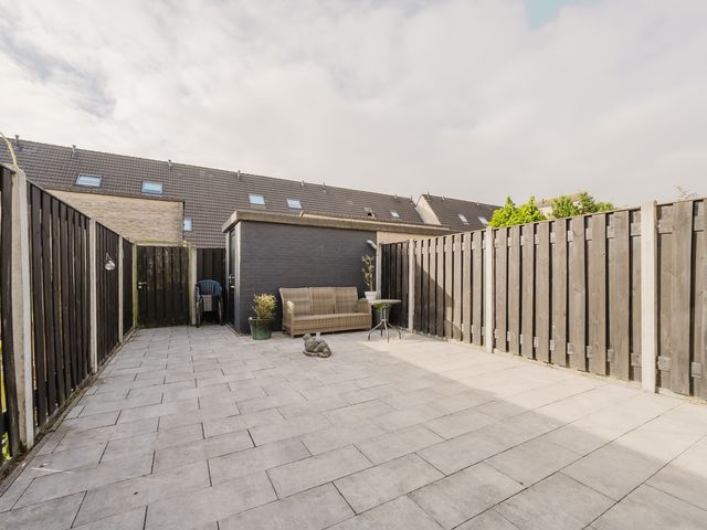 Haya van Someren-Downerpad 37, Spijkenisse