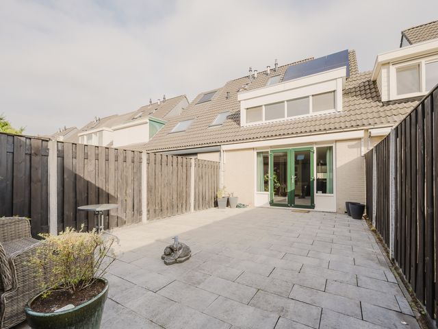Haya van Someren-Downerpad 37, Spijkenisse