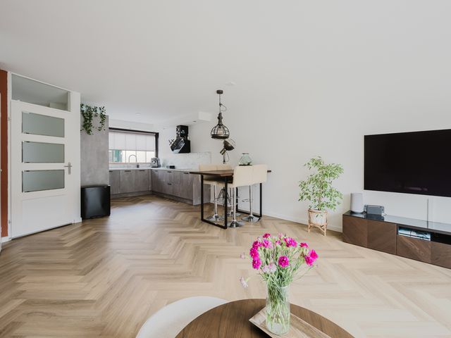 Haya van Someren-Downerpad 37, Spijkenisse