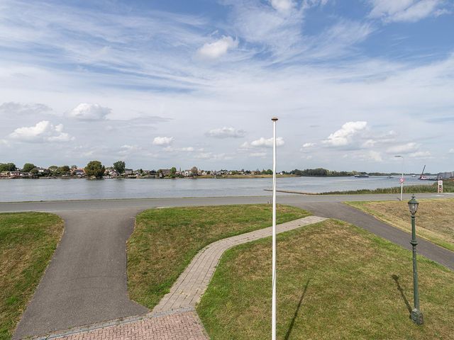 Sluis 63, Groot-Ammers