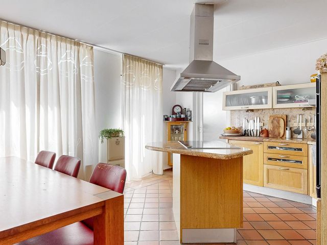 Losvloerstraat 15, Geleen