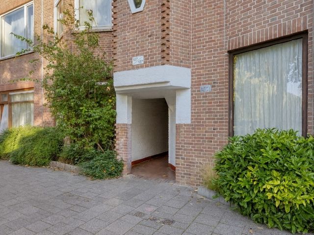 Mient 129, Den Haag
