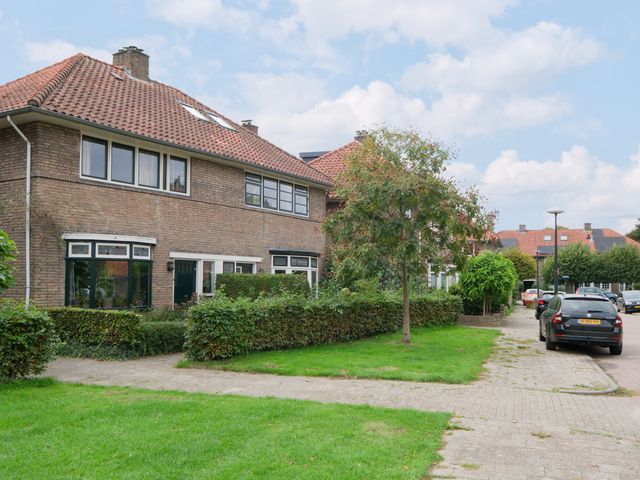Louisestraat 21, Hengelo