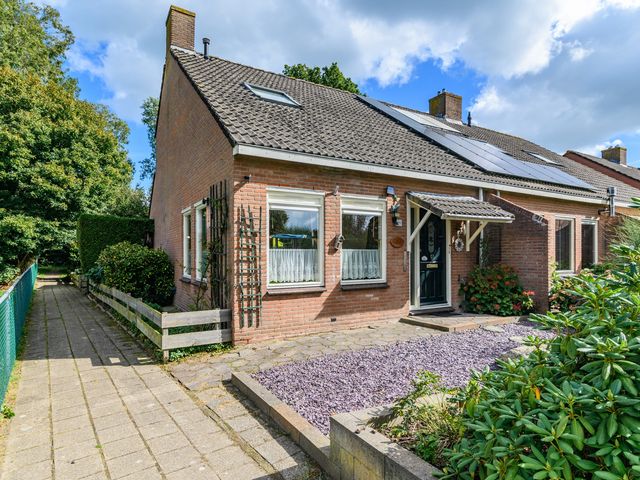 Koningin Julianaweg 76, Scheerwolde