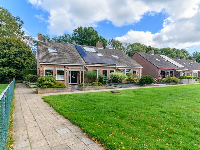 Koningin Julianaweg 76, Scheerwolde