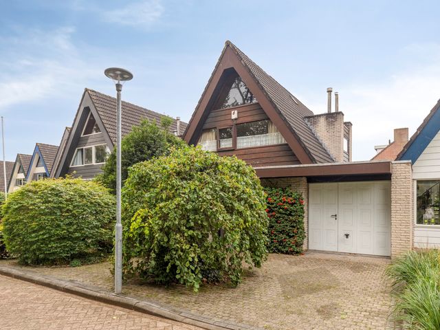 Dennenpad 10, Klundert